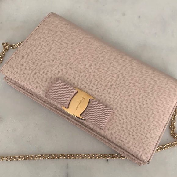 Ferragamo Vara Wallet on Chain - Picture 4 of 13